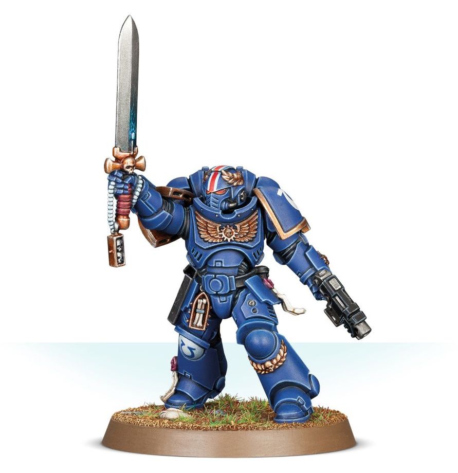 Space Marines: Primaris Lieutenant with Power Sword-1